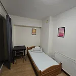 Rooms4rest Skibicka - Private For Tourists אכסניה ורשה