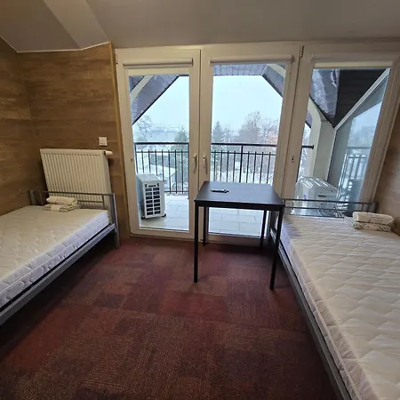 Rooms4rest Skibicka - Private For Tourists ホステル ワルシャワ