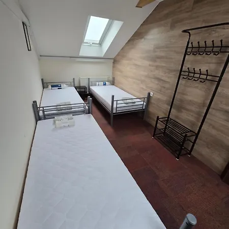 ホステル Rooms4rest Skibicka - Private For Tourists ワルシャワ