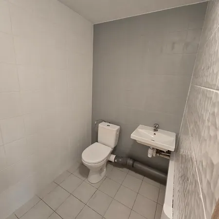 Rooms4rest Skibicka - Private For Tourists ホステル ワルシャワ