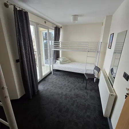 ホステル Rooms4rest Skibicka - Private For Tourists ワルシャワ