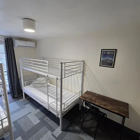 ホステル Rooms4rest Skibicka - Private For Tourists