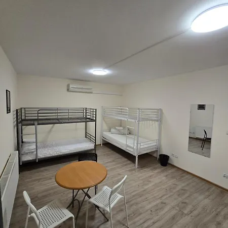 ホステル Rooms4rest Skibicka - Private For Tourists ワルシャワ