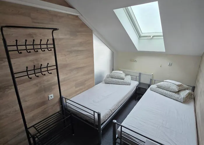 Rooms4rest Skibicka - Private For Tourists 旅馆 华沙