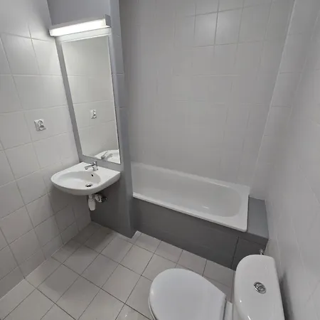 Rooms4rest Skibicka - Private For Tourists Varşova