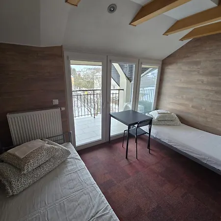 Rooms4rest Skibicka - Private For Tourists Hostel Varşova