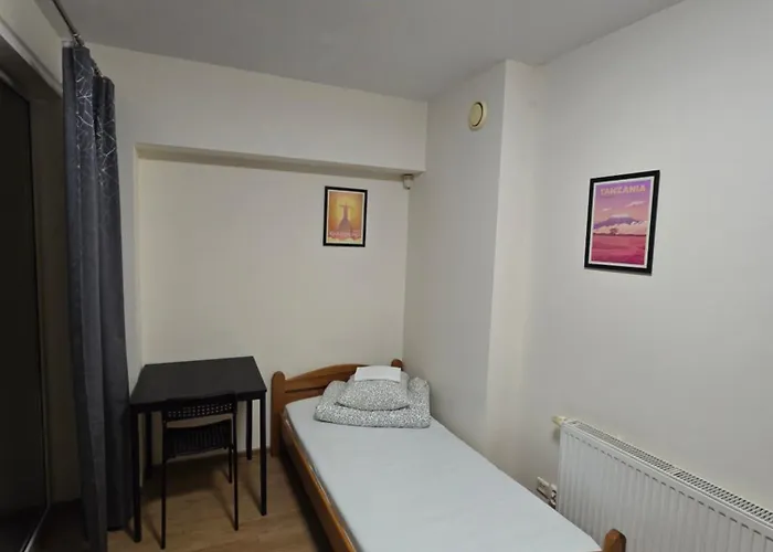 Rooms4rest Skibicka - Private For Tourists Hostel Warszawa
