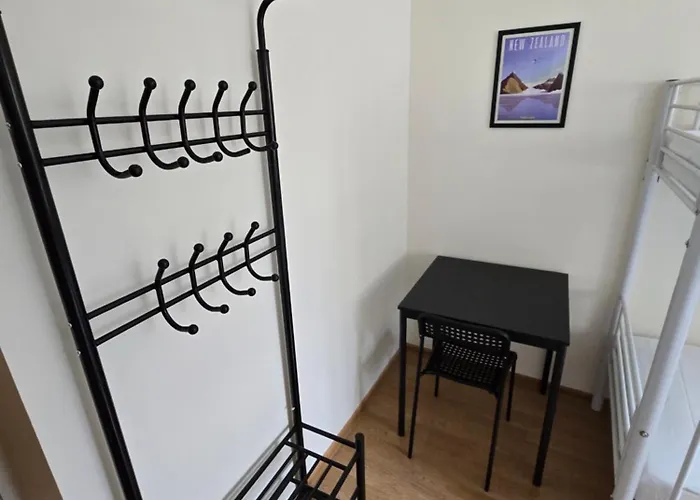 Rooms4rest Skibicka - Private For Tourists Hostel Warszawa